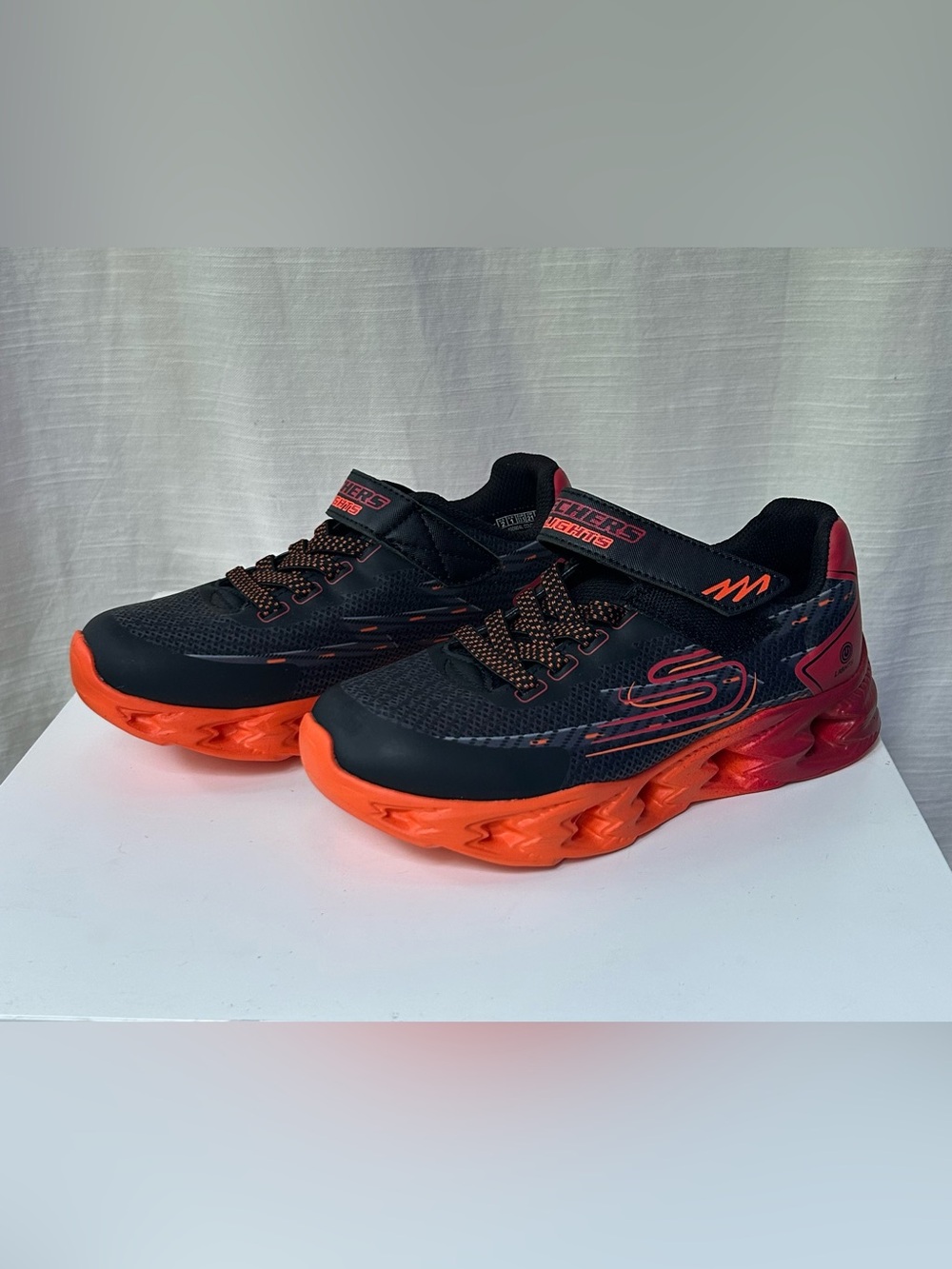 Skechers NWOT Kids Vortex 2.0 Black & Orange Light-Up‎ Sneakers